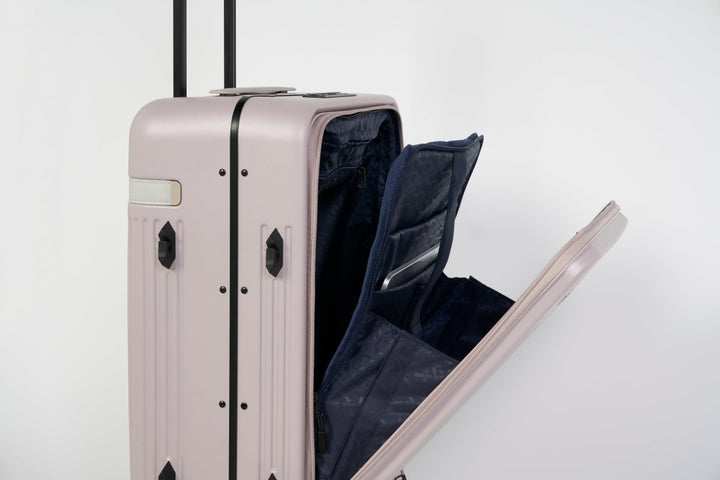 מזוודה יוקרתית קטנה 20" עליה למטוס מבית חברת VERAGE דגם WINDSOR FRONT POCKET המזוודה שמככבת במגזיני אופנה רבים - תיק התיקיםVERAGELuggage