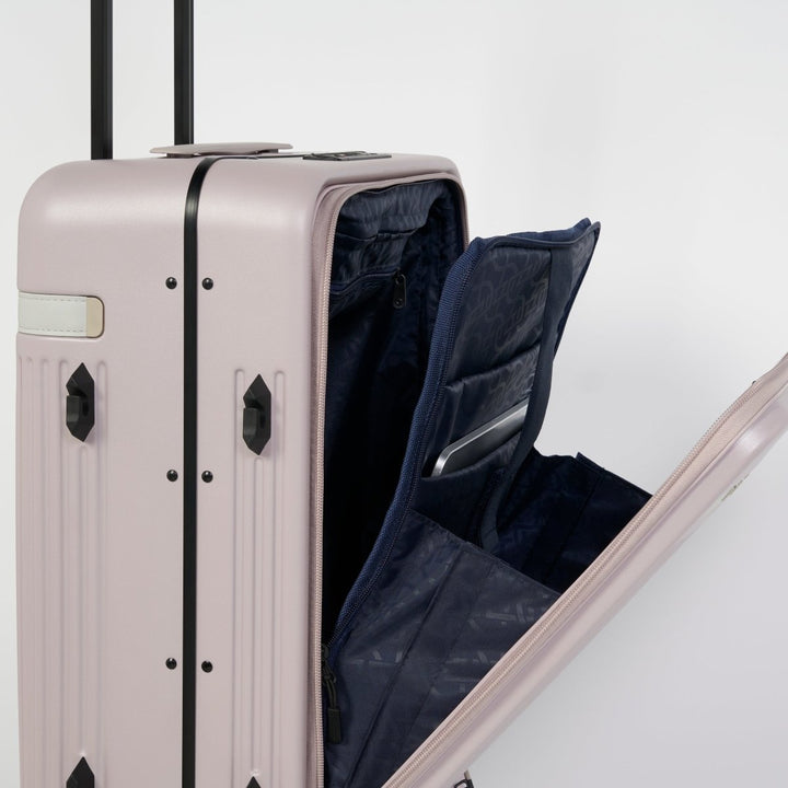 מזוודה יוקרתית קטנה 20" עליה למטוס מבית חברת VERAGE דגם WINDSOR FRONT POCKET המזוודה שמככבת במגזיני אופנה רבים - תיק התיקיםVERAGELuggage