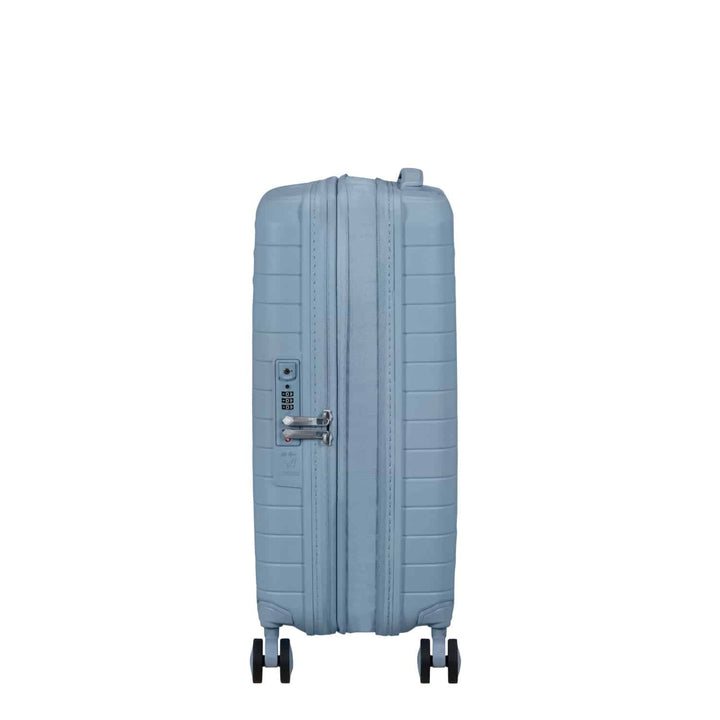 American Tourister מזוודת טרולי קטנה קשיחה Fastforward EXP 20" עלייה למטוס עם הרחבה