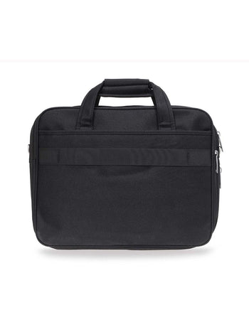 צילום דיגיטלי של תיק מחשב נייד שחור מבד עם ידיות נשיאה, כיס קדמי מרוכסן ורצועת בד אופקית, ורוכסן לתא הראשי על רקע לבן