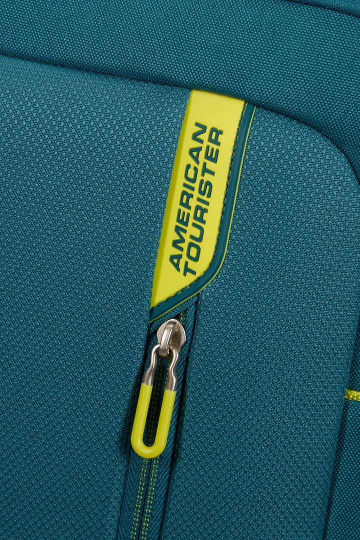 American Tourister Nitestream 66cm מזוודה בינונית מבד מתרחבת 26" - תיק התיקיםAmerican Touristerמזוודה בינונית