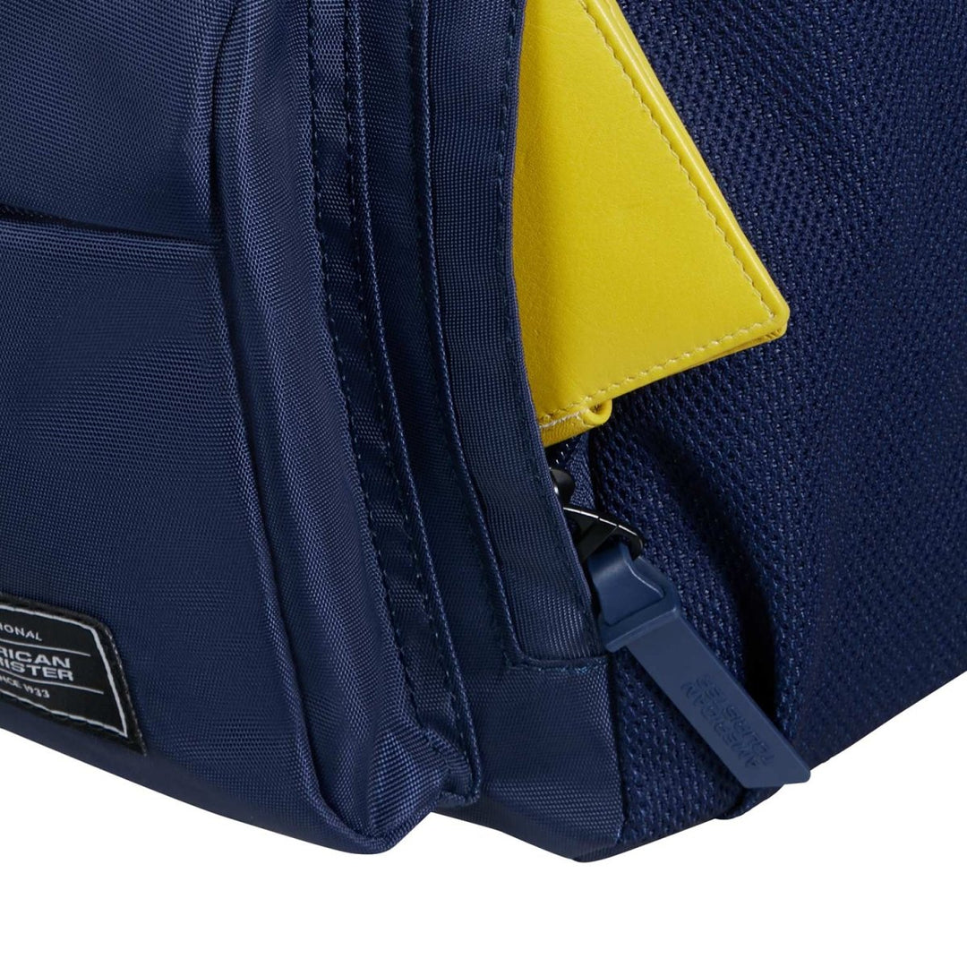 AMERICAN TOURISTER Urban Groove Tote תיק גב מעוצב למחשב 15.6" - תיק התיקיםAmerican Touristerתיקי גב למחשב