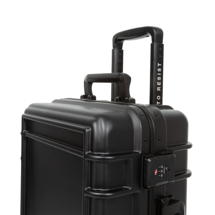 מזוודת קבינה קשיחה Eastpak Resist&