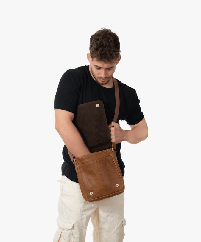 תיק עור דגם ברק לגבר - תיק התיקיםEmanuelתיקי צד לגבר