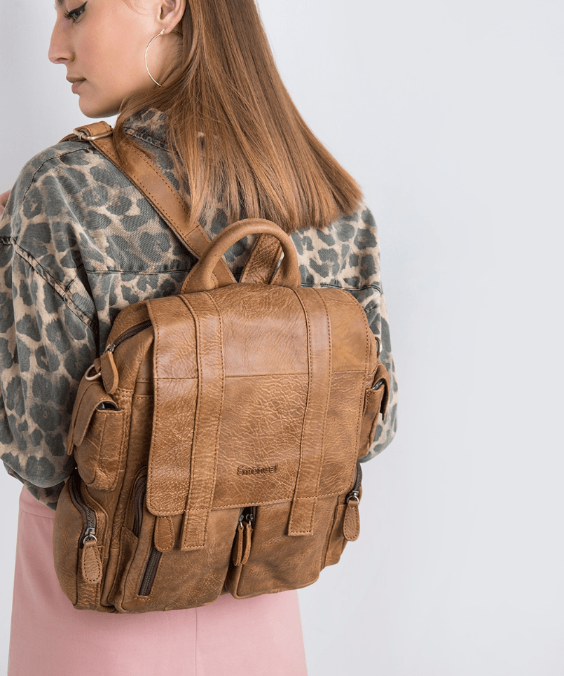 תיק גב מעור דגם רוקסנה - תיק התיקיםEmanuelתיקי גב לנשים