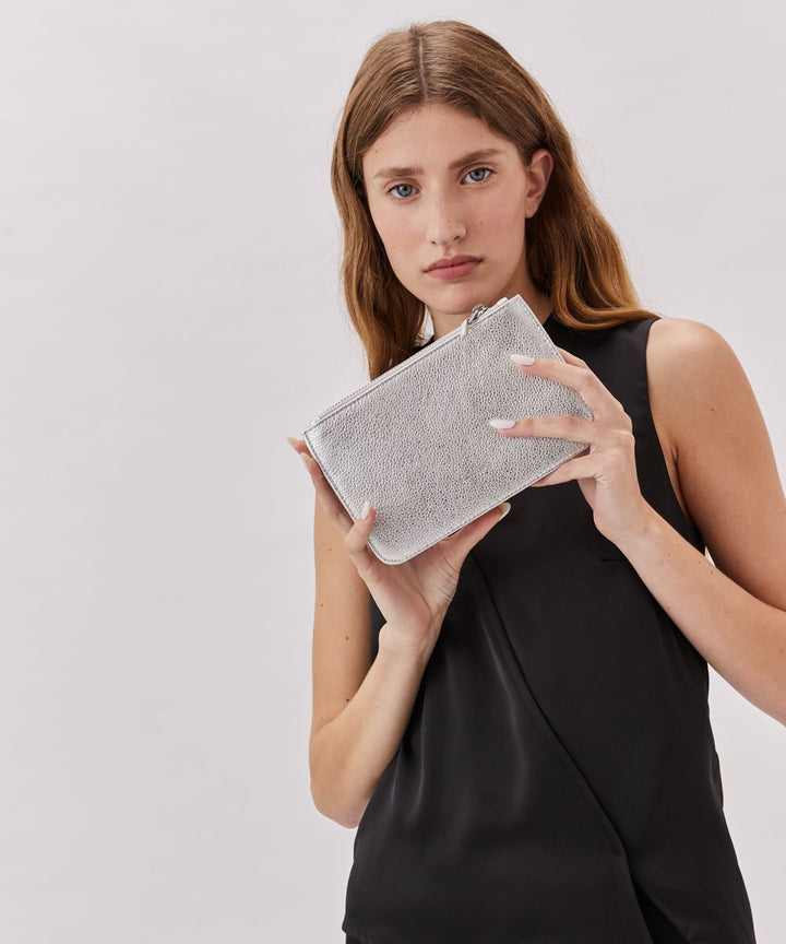 Emanuel תיק מעור דגם ברלין מטאלי - תיק התיקיםEmanuelנשים