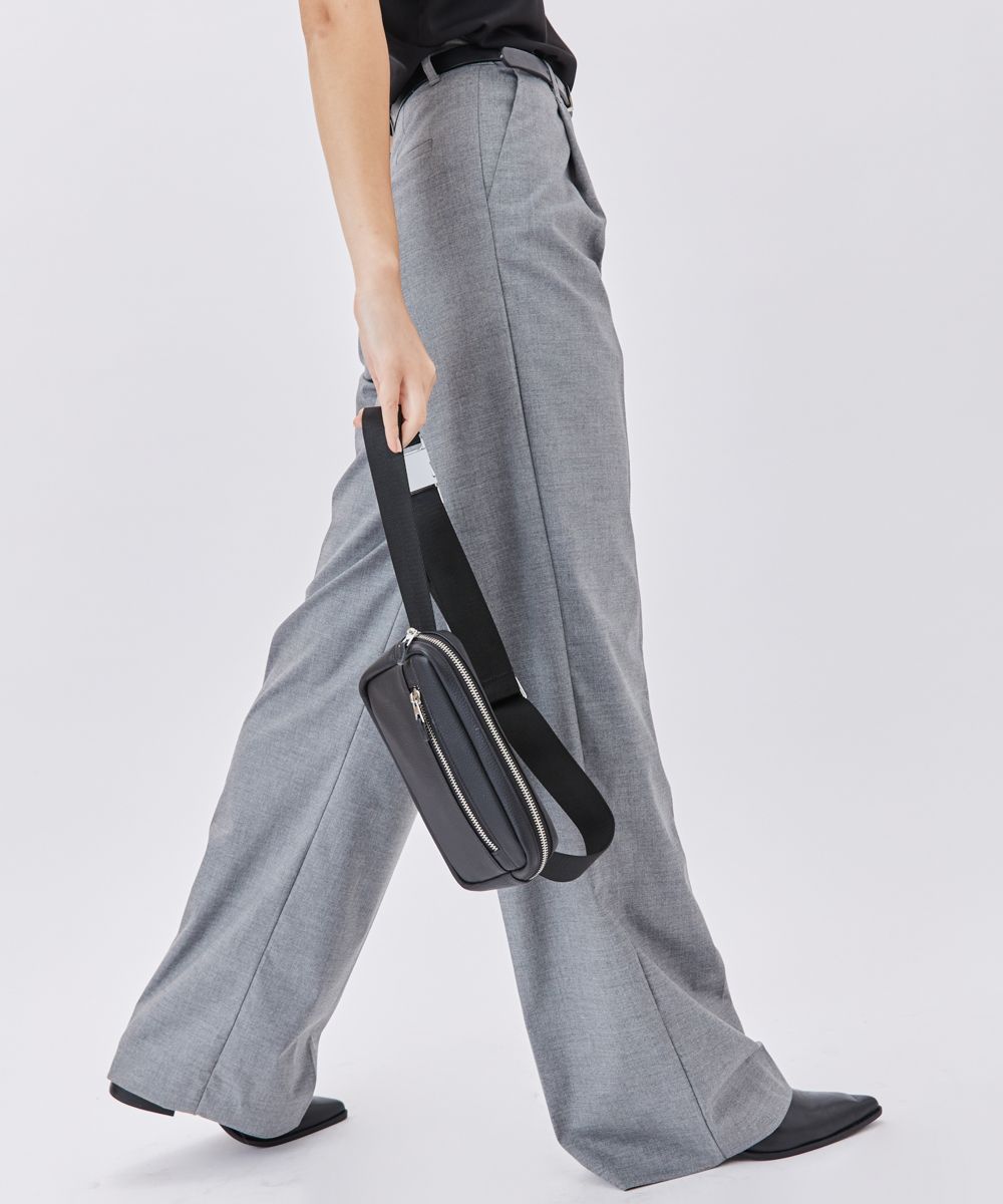 Emanuel תיק פאוץ' מעור דגם ספורטי - תיק התיקיםEmanuelנשים