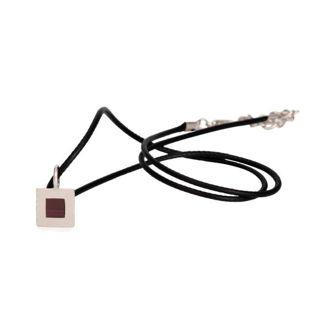 תליון כסף מרובע קלאסי ג'רוזלם ננו תנ"ך לגבר - תיק התיקיםJNB Jewishחנות "ג'רוזלם ננו תנ"ך" היחיד שמיוצר בישראל