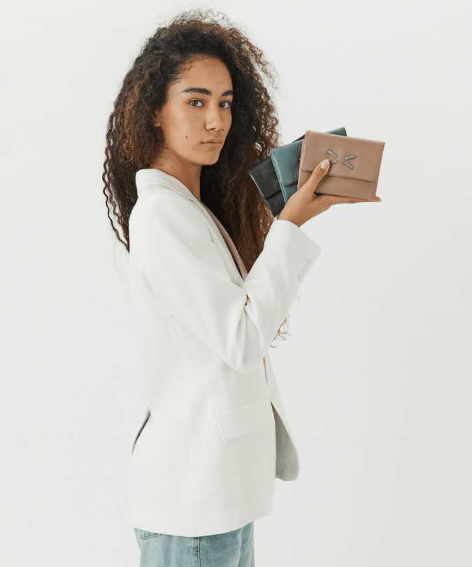 ארנק עור דגם סנגריה - תיק התיקיםNeta Sadeארנקי נשים