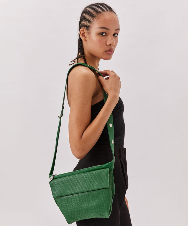 Neta Sade תיק פאוץ' מעור דגם עין שמר טקסטורה - תיק התיקיםנטע שדהנשים