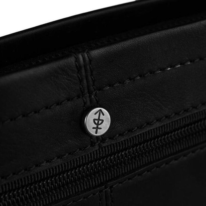 The Chesterfield Brand קלאץ׳ עור דגם Evelyn - תיק התיקיםThe Chesterfield Brandתיקי נשים