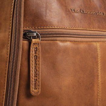 The Chesterfield Brand תיק גב עור דגם James - תיק התיקיםThe Chesterfield Brandתיקי גב