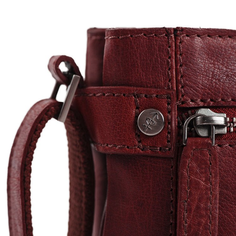 The Chesterfield Brand תיק צד מעור דגם LAOS - תיק התיקיםThe Chesterfield Brandתיקי צד לנשים