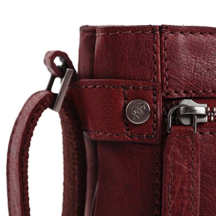 The Chesterfield Brand תיק צד מעור דגם LAOS - תיק התיקיםThe Chesterfield Brandתיקי צד לנשים