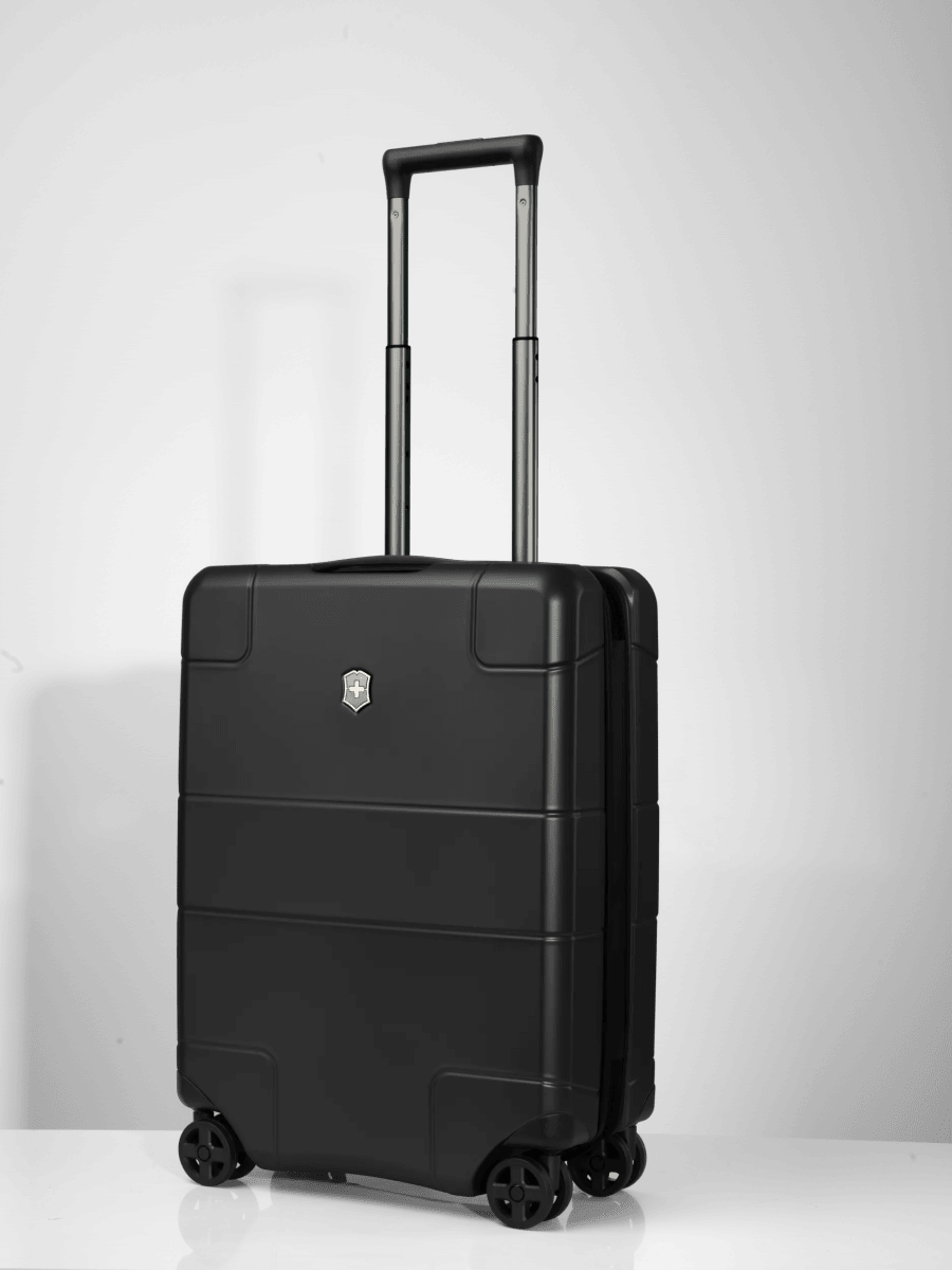 מזוודת טרולי קשיחה Victorinox Lexicon Hardside עלייה למטוס שחורה - תיק התיקיםVictorinoxטרולי עליה למטוס