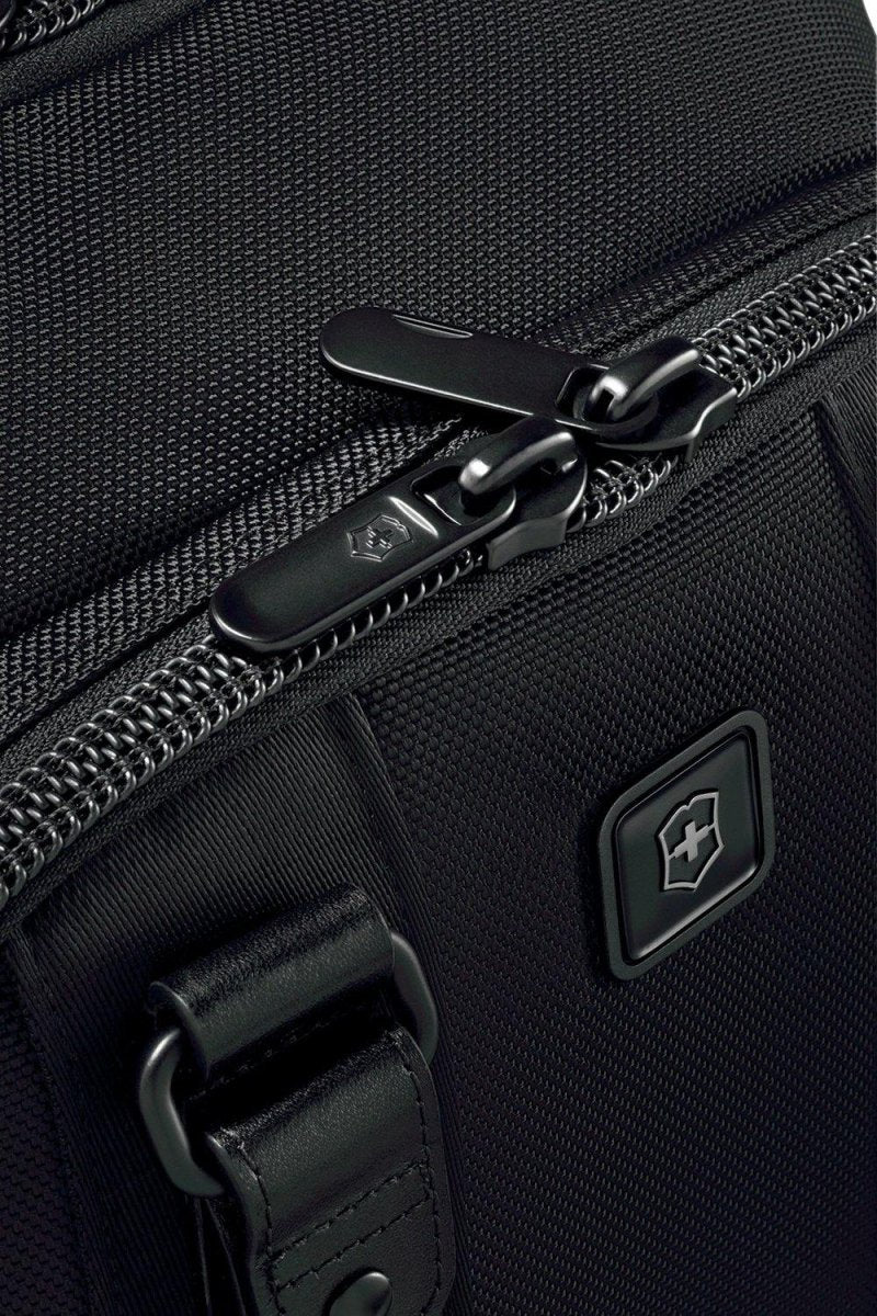 תיק גב למחשב Victorinox Lexicon Professional Bellevue 15״ שחור - תיק התיקיםVictorinoxתיק גב ללפטופ