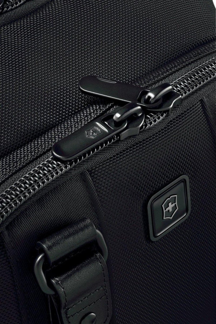 תיק גב למחשב Victorinox Lexicon Professional Bellevue 15״ שחור - תיק התיקיםVictorinoxתיק גב ללפטופ