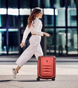 מזוודת טרולי קשיחה Victorinox Spectra 3.0 20״ אדומה מתרחבת - תיק התיקיםVictorinoxמזוודות