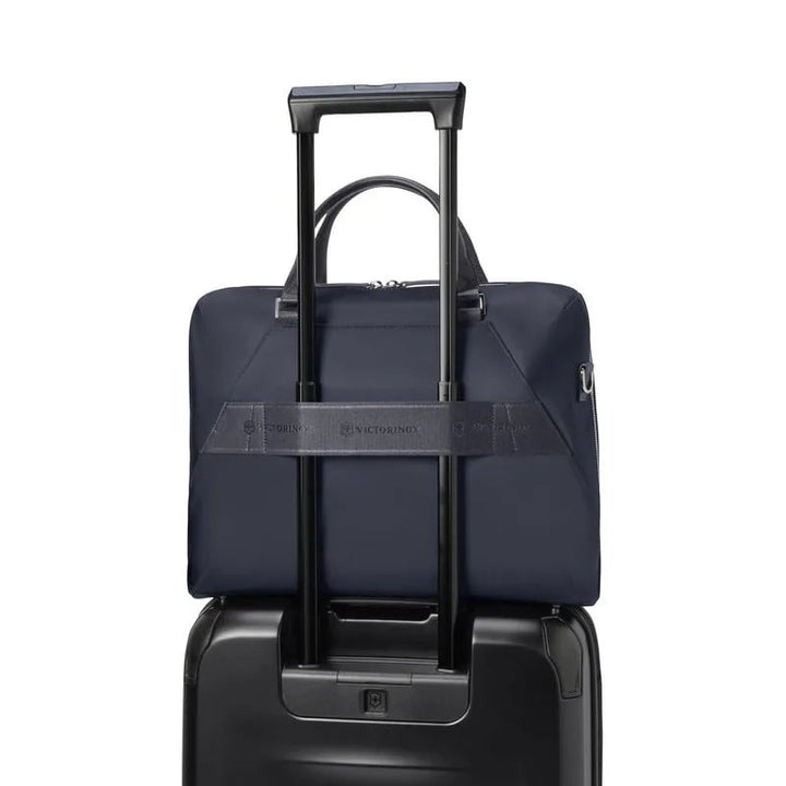 תיק צד לאישה Victorinox Victoria Signature 14״ כחול - תיק התיקיםVictorinoxתיקי צד