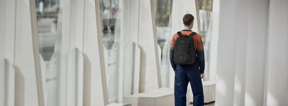 Victorinox VX Sport EVO Deluxe Backpack תיק גב ספורטיבי למחשב 16" - תיק התיקיםSwiss Victorinoxתיקי גב למחשב