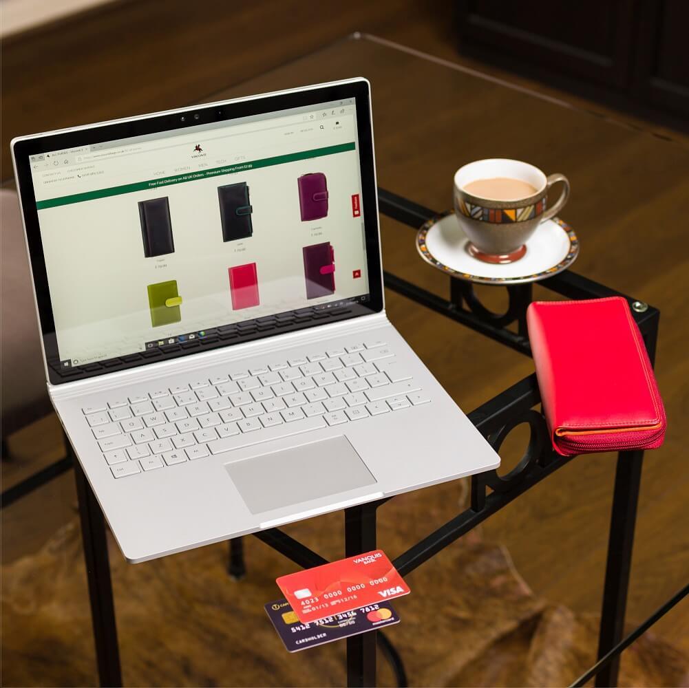 VISCONTI ארנקון צבעוני דגם Honolulu - תיק התיקיםVISCONTIנשים