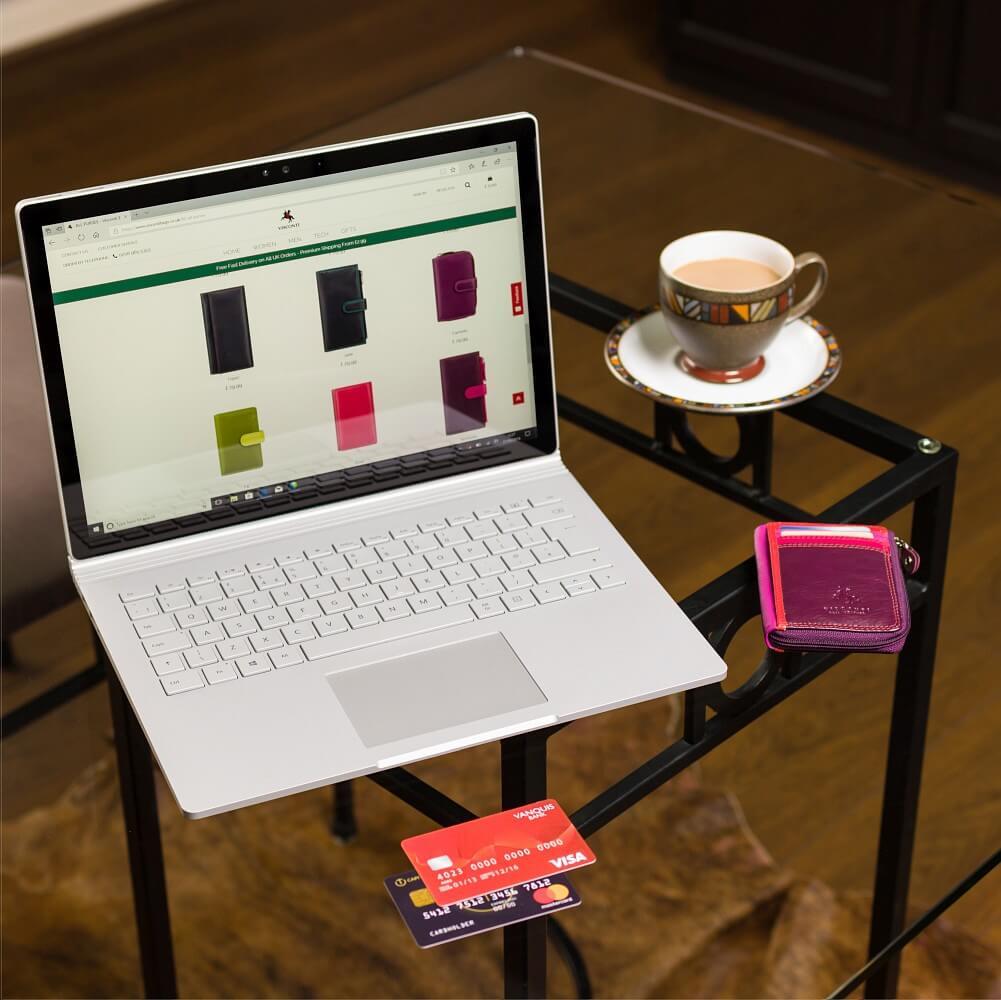 VISCONTI ארנקון צבעוני דגם Phi PHI - תיק התיקיםVISCONTIנשים