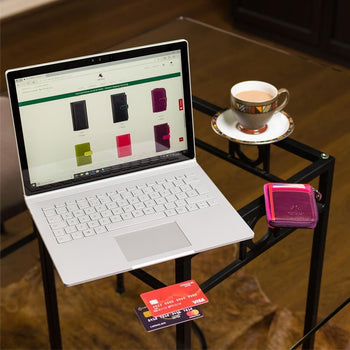 VISCONTI ארנקון צבעוני דגם Phi PHI - תיק התיקיםVISCONTIנשים