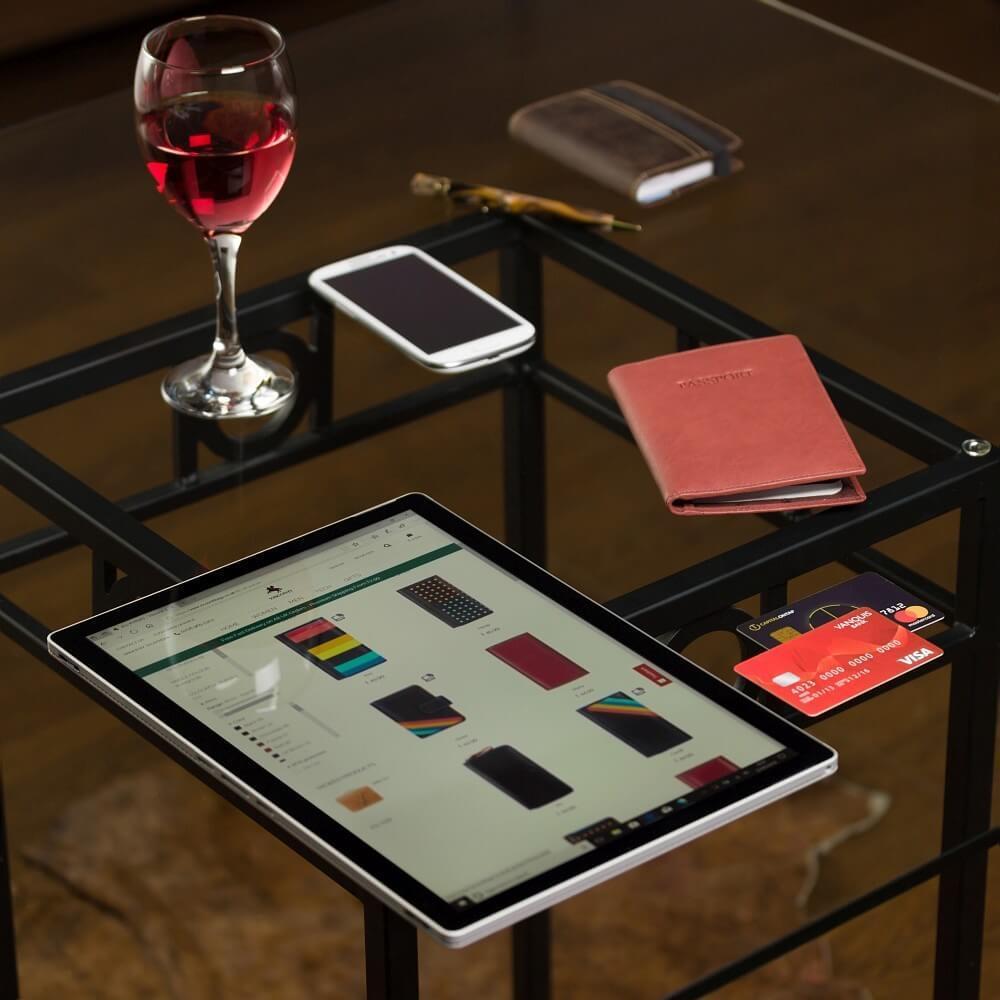 Visconti כיסוי דרכון המכיל תאים לשטרות וכרטיסים - תיק התיקיםStoriesמזוודות